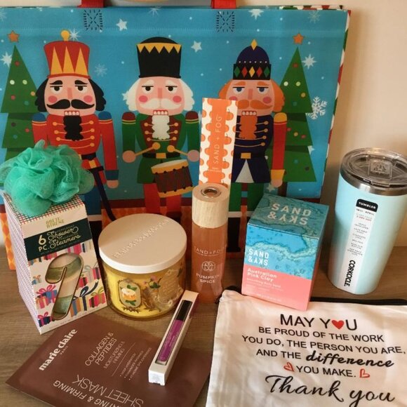 Hanukkah & Christmas are Coming! You Better Be Ready! Gift Bag Beauty Products! - Picture 1 of 1